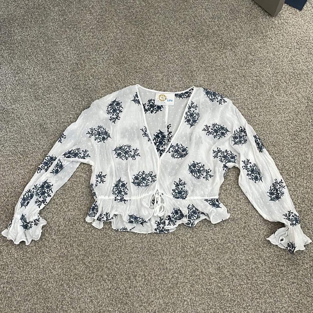 Planet Blue White Top with Blue Flowers - Picture 2 of 5